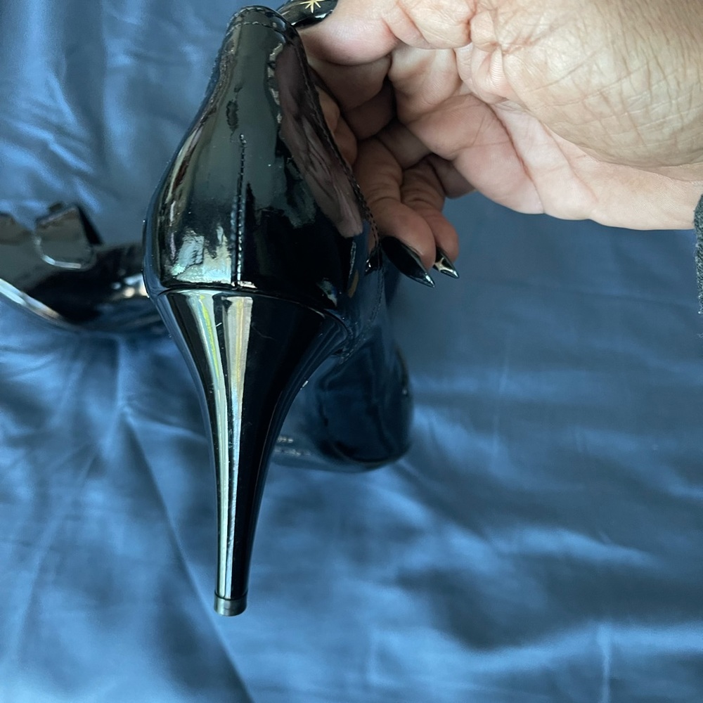 Burberry Black Patent Leather Heel Size 10. Never worn. - Picture 10 of 11